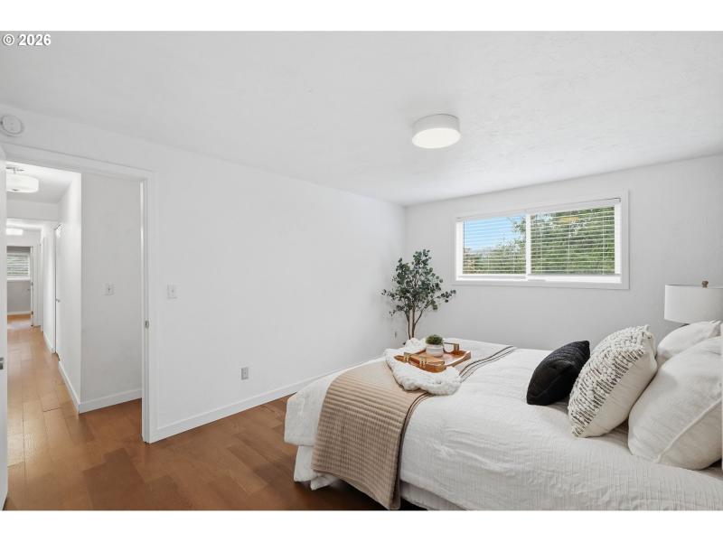 Bedroom, Primary