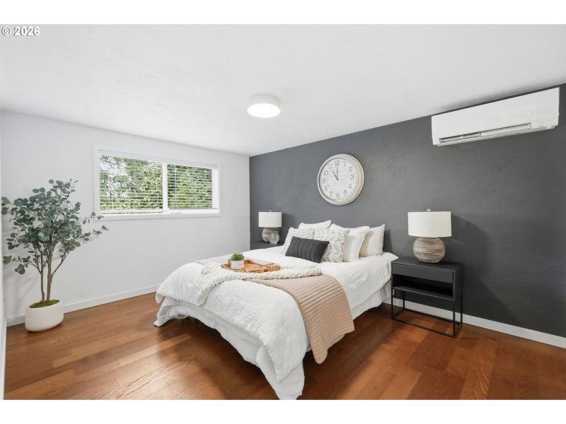 Bedroom, Primary