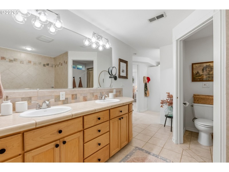 Bathroom, Attached