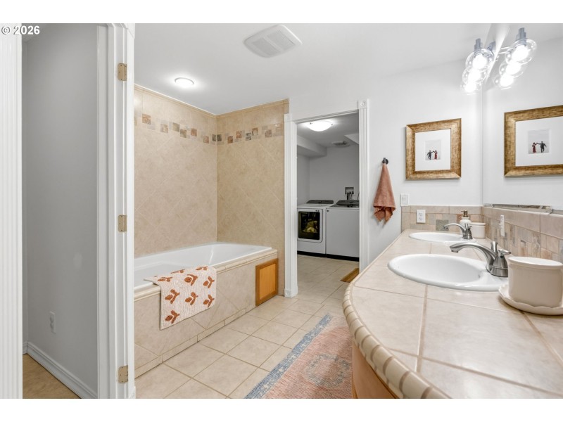 Bathroom, Attached