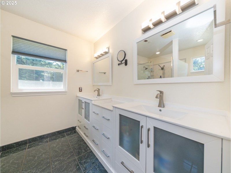 Owner's Suite Bathroom