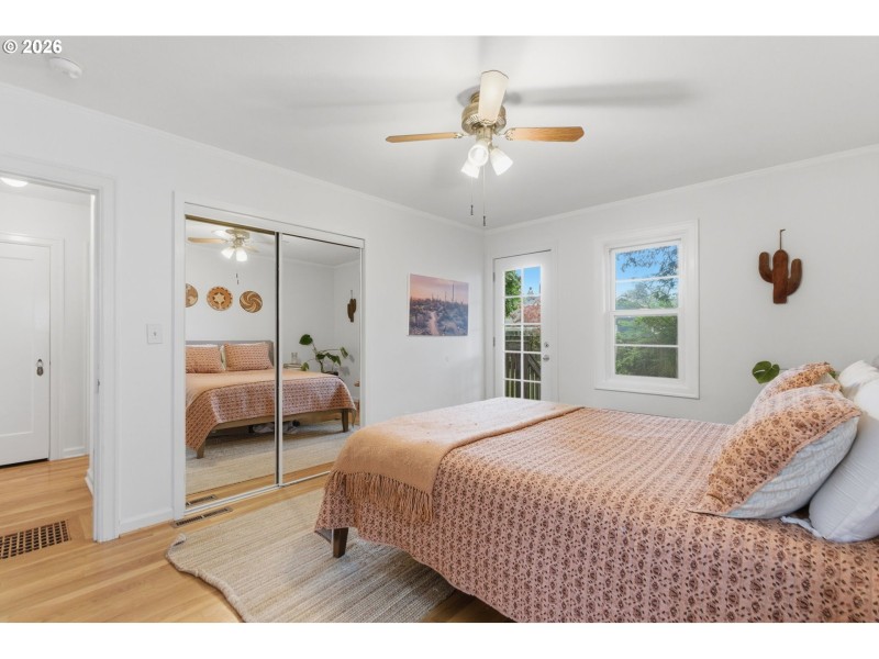 Bedroom, Primary