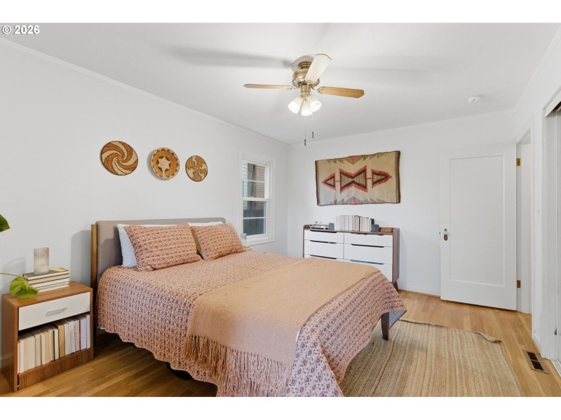 Bedroom, Primary