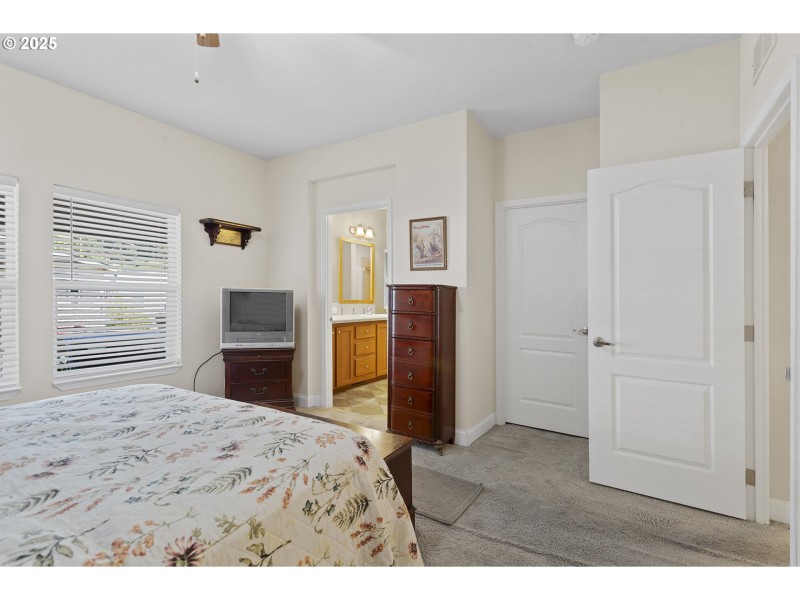 Bedroom, Owner's Suite