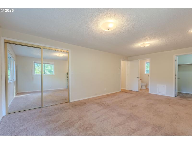 Bedroom, Owner's Suite