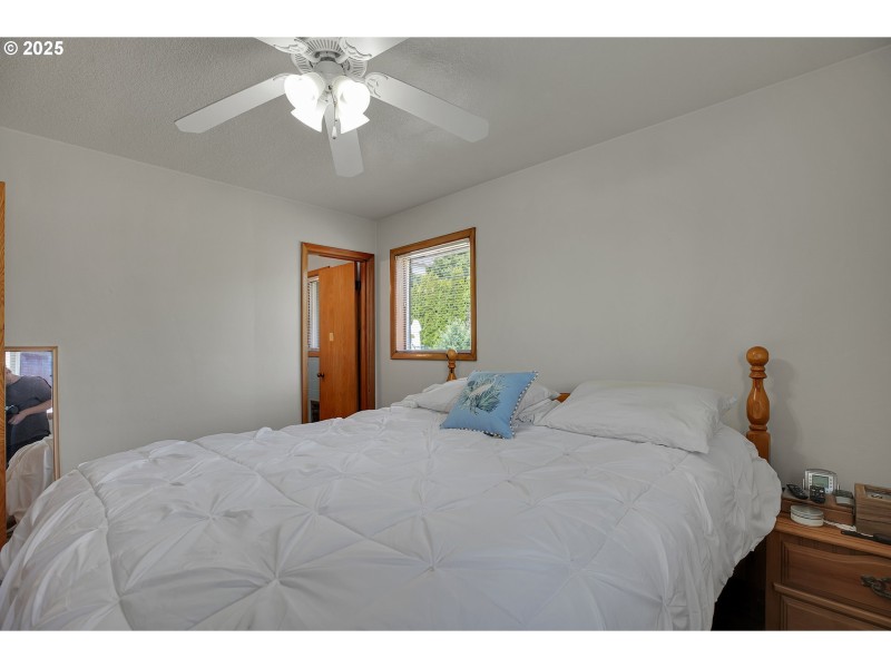 Bedroom, Owner's Suite