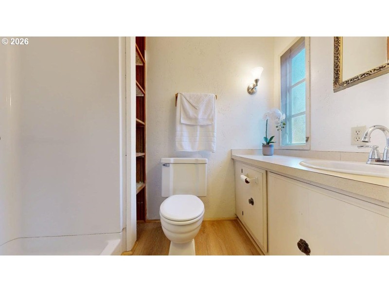 Bathroom, Attached