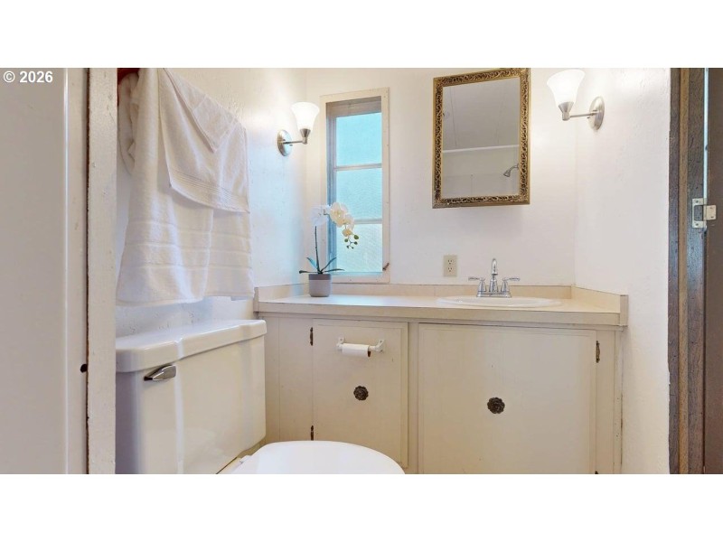 Bathroom, Attached