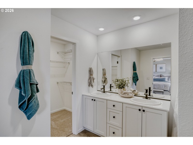 Bathroom, Attached