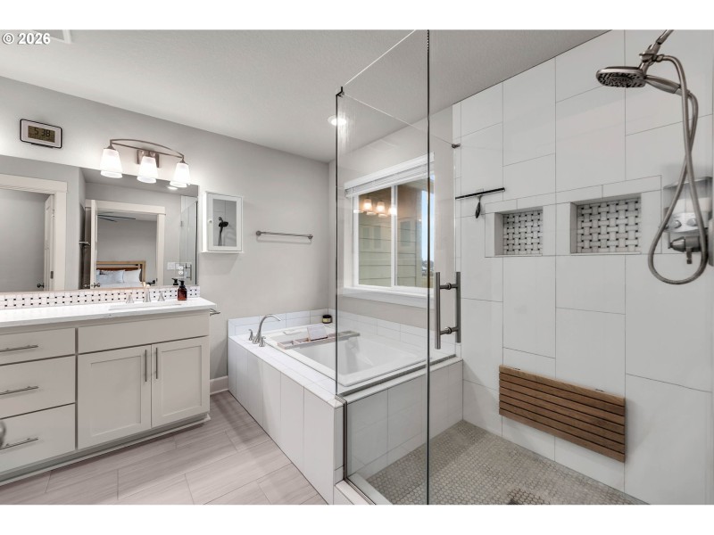 Owner's Suite Bathroom