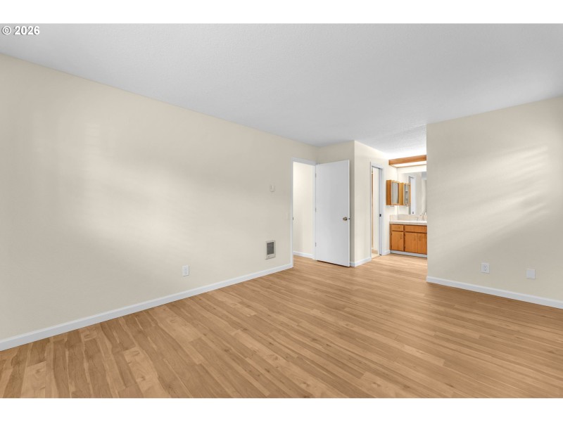 Bedroom, Primary