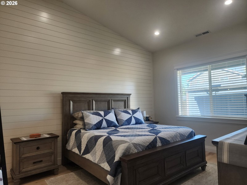 Bedroom, Primary
