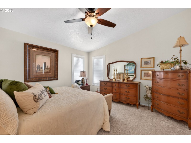Bedroom, Primary