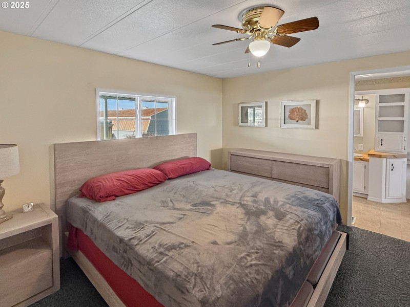 Bedroom, Primary