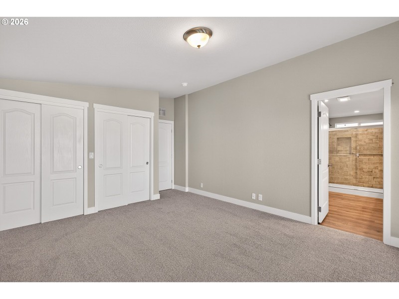 Bedroom, Primary