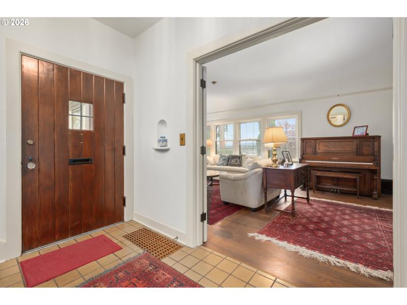 Entrance/Foyer