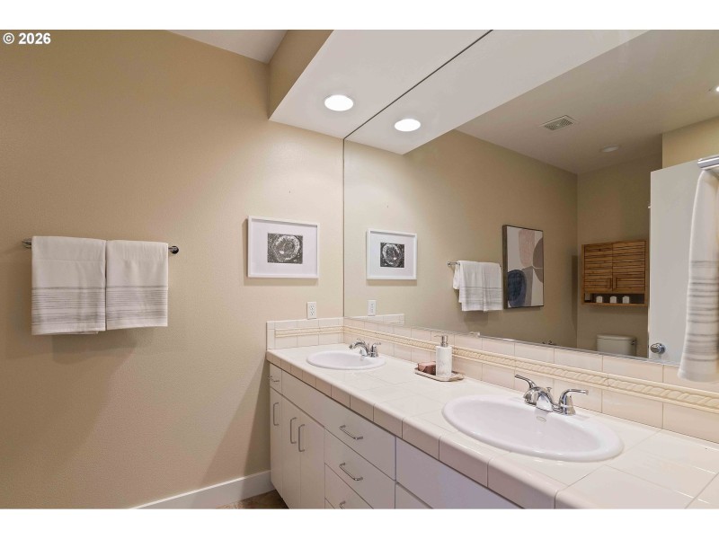 Bathroom, Attached