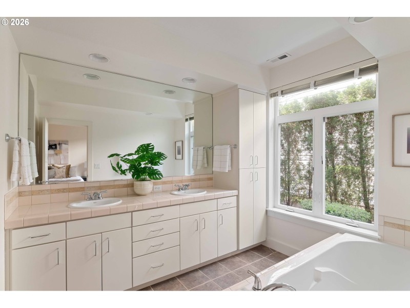 Bathroom, Attached