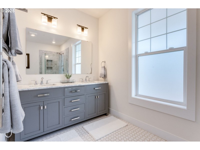 Owner's Suite Bathroom