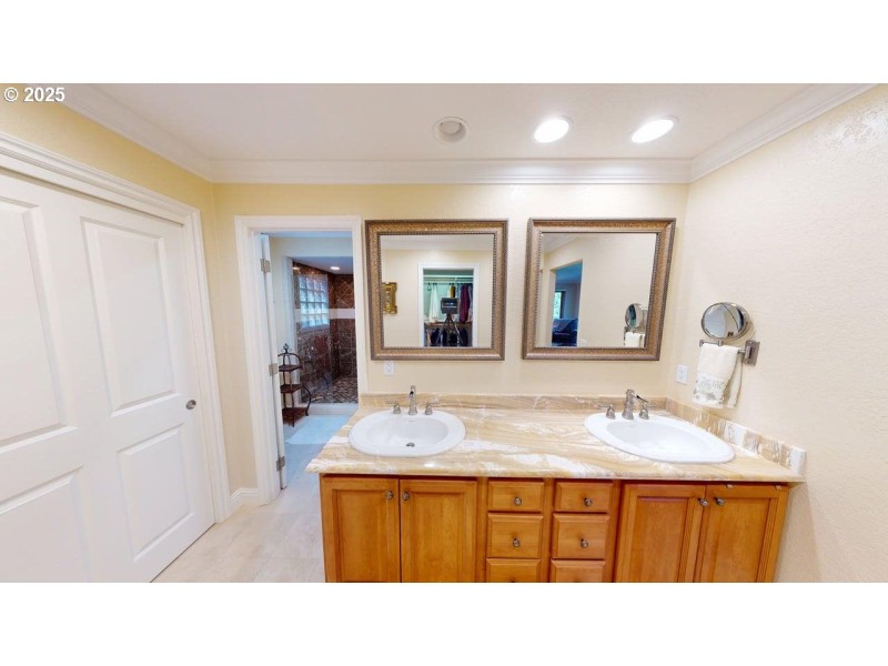 Owner's Suite Bathroom