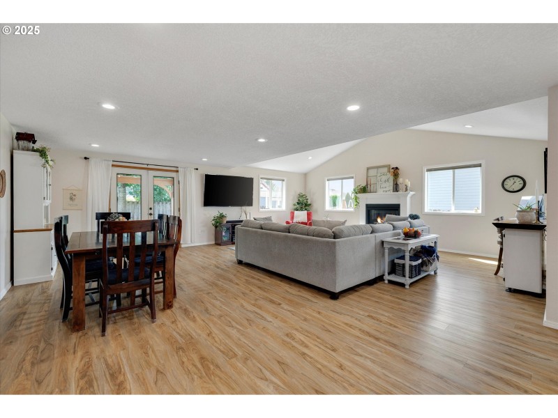 Living Room/Dining Room