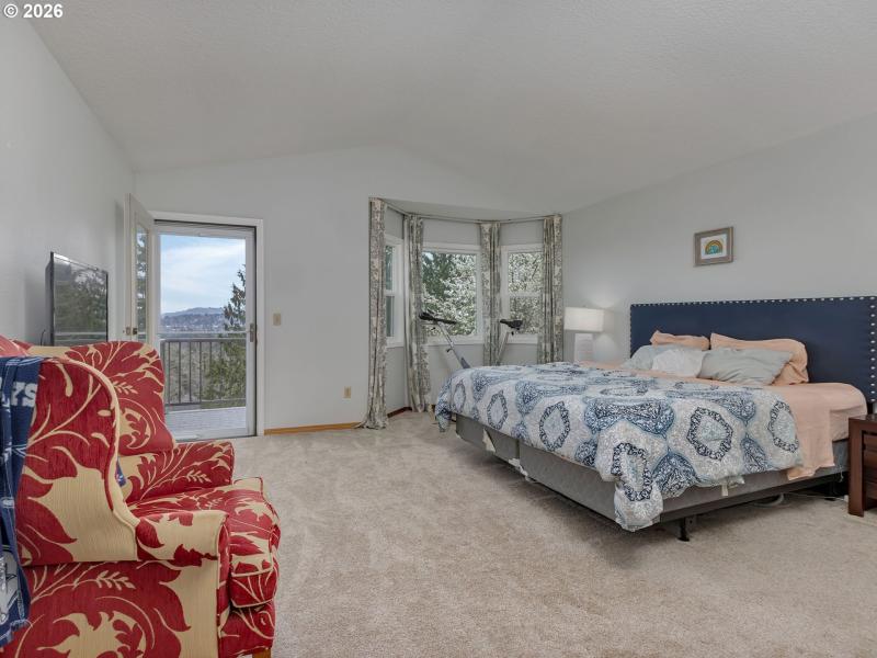 Bedroom, Primary