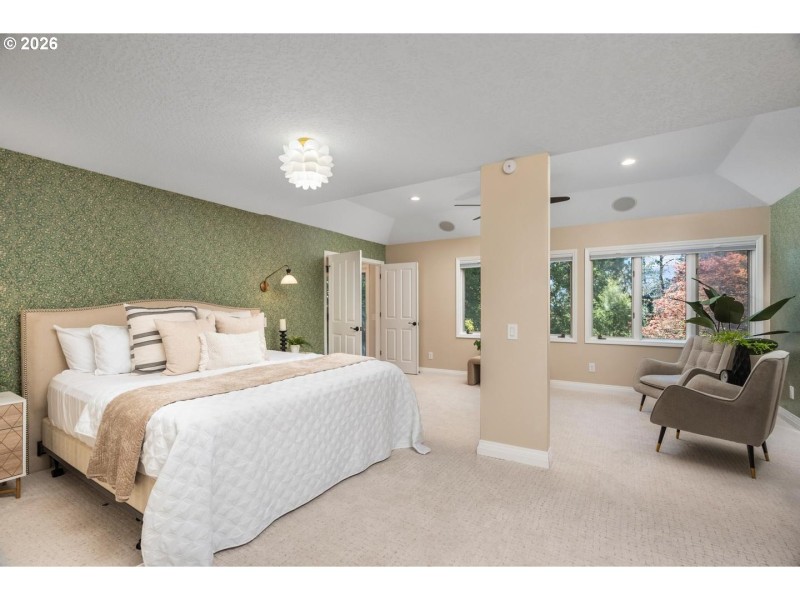 Bedroom, Primary