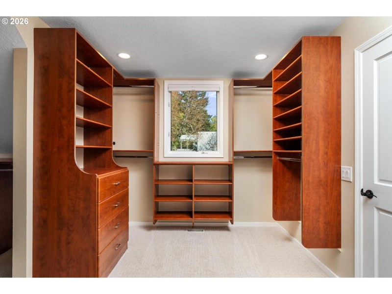 Bedroom, Primary