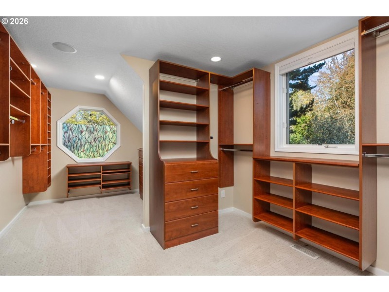 Bedroom, Primary