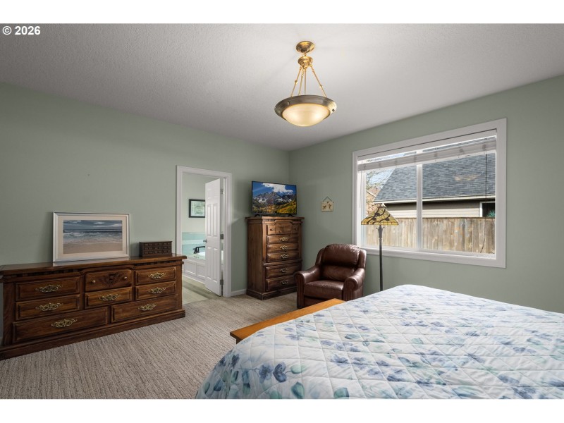 Bedroom, Primary