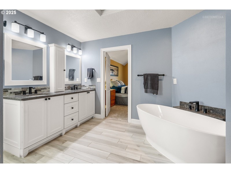 Owner's Suite Bathroom