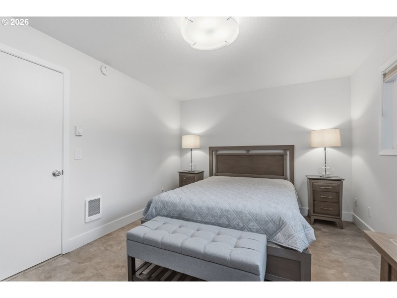 Bedroom, Primary