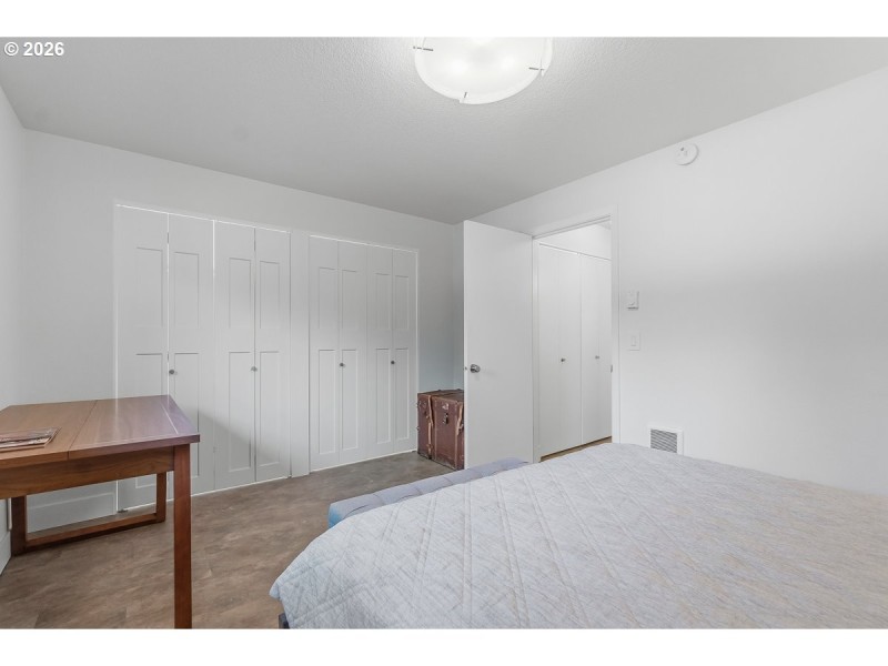 Bedroom, Primary