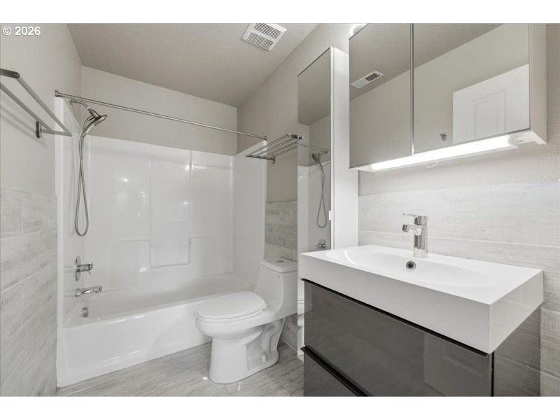 Owner's Suite Bathroom