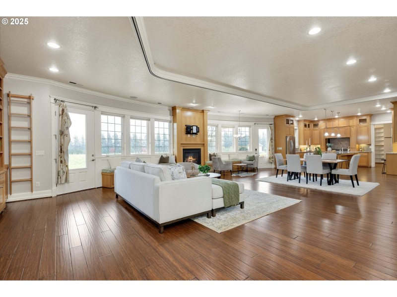 Living Room/Dining Room