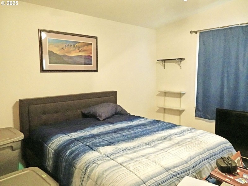 Bedroom, Primary