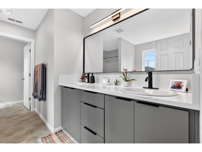 Bathroom, Attached
