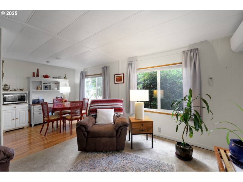 Living Room/Dining Room