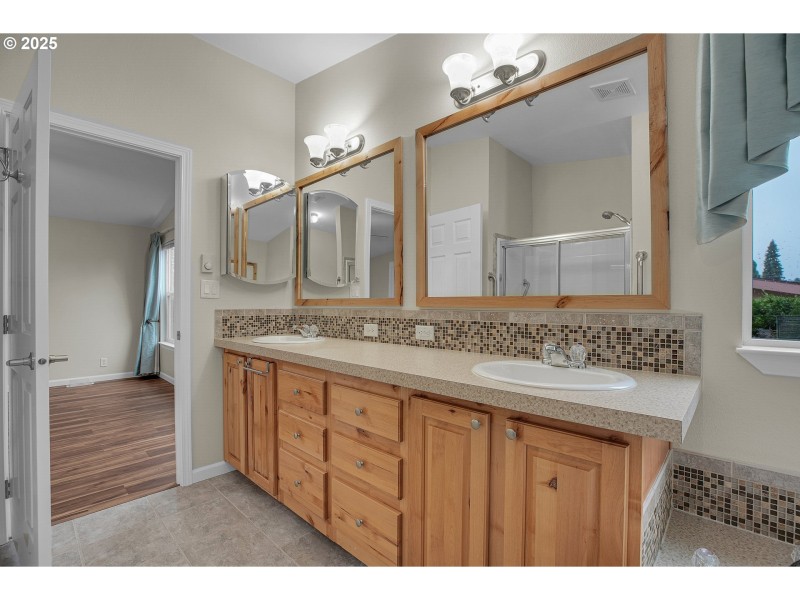 Owner's Suite Bathroom