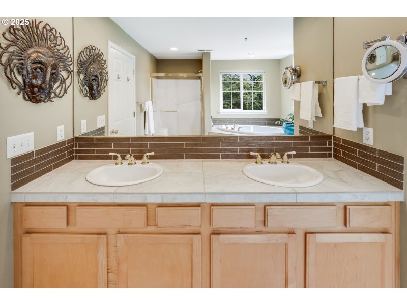 Owner's Suite Bathroom