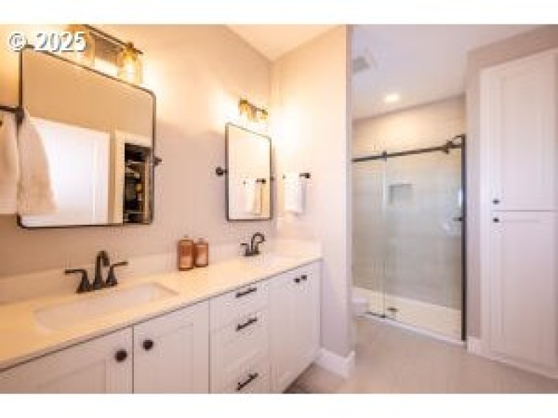 Owner's Suite Bathroom