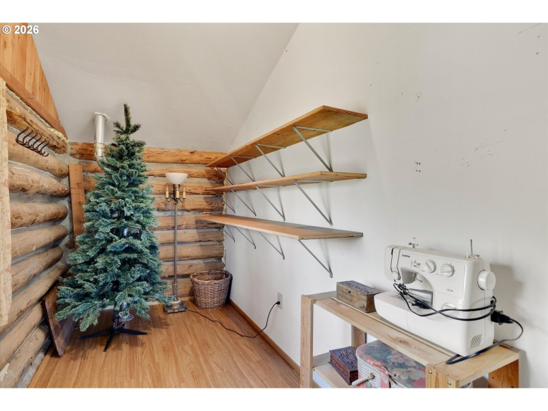 Bedroom, Primary
