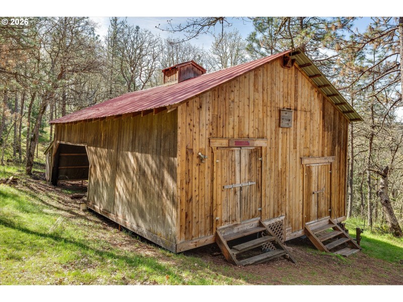Barn