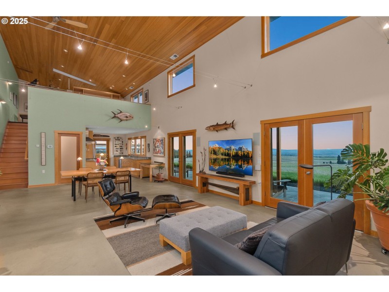 Living Room/Dining Room