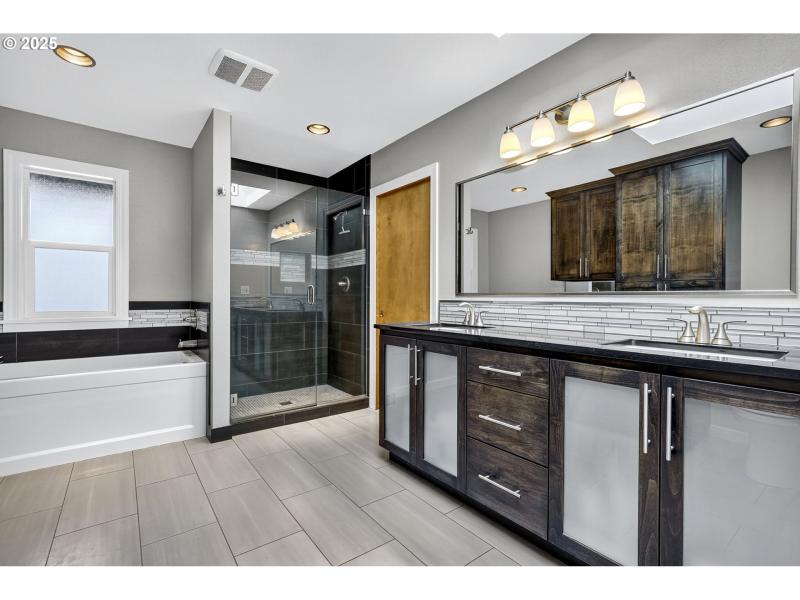 Owner's Suite Bathroom