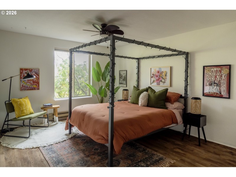 Bedroom, Primary