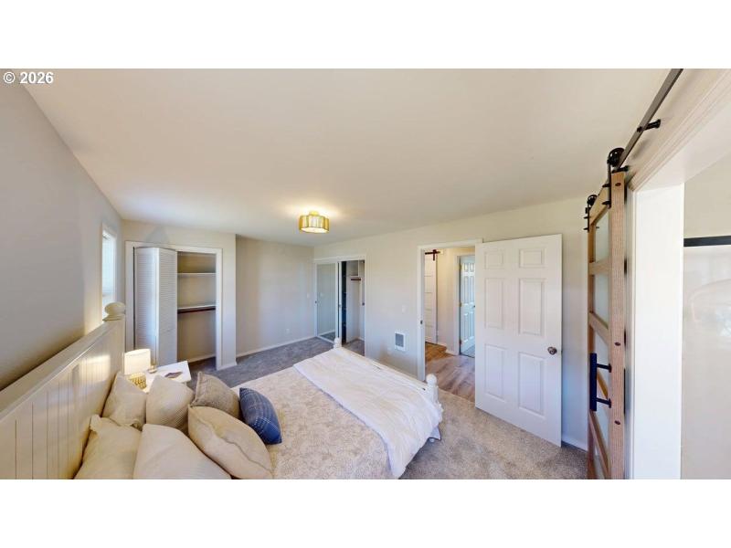 Bedroom, Primary
