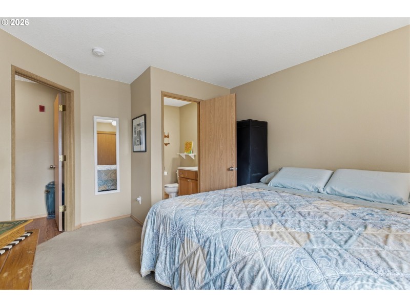 Bedroom, Primary