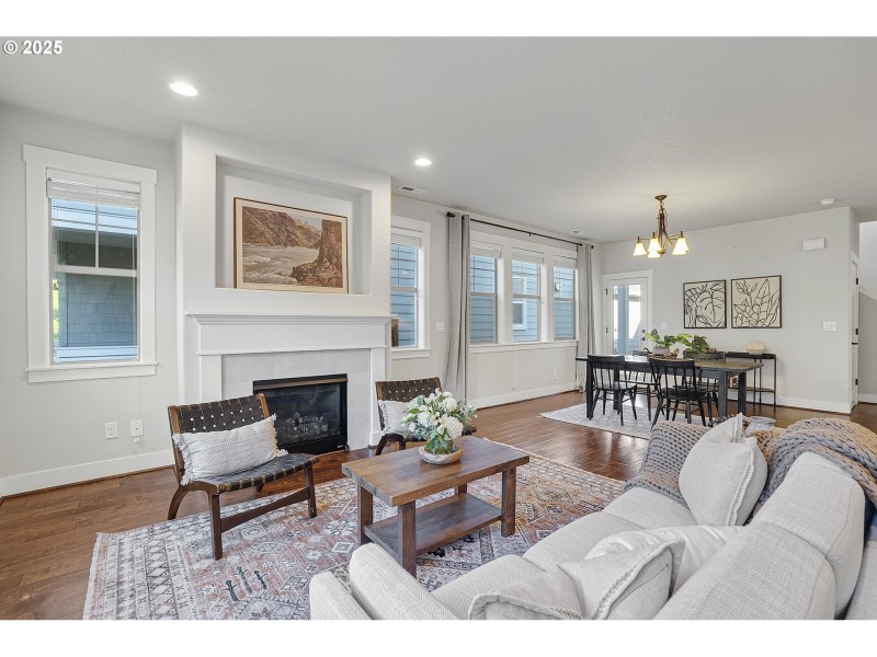 Living Room/Dining Room