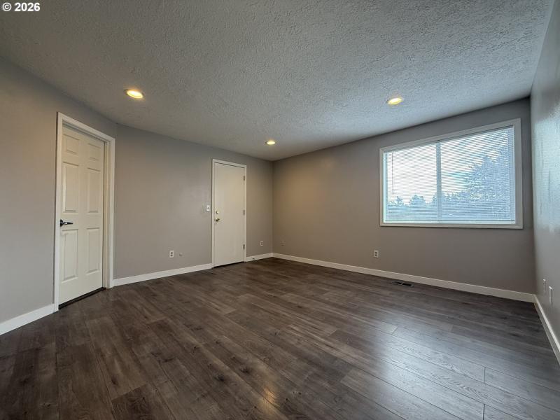 Bedroom, Primary